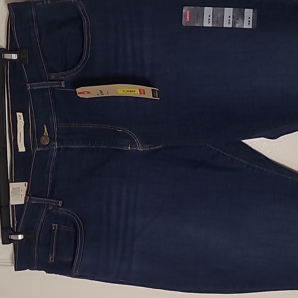 200-Levi's 711 Skinny Hypersoft Women's 16W Mid Rise - Picture 2 of 6